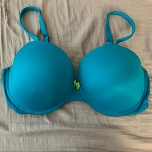 Perfect Coverage Body by Victoria Bra 💙